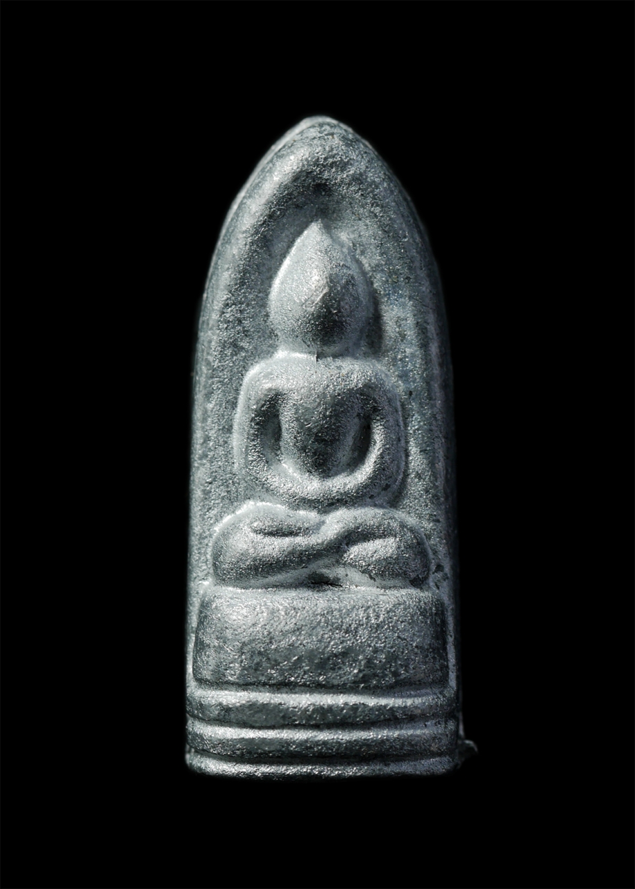 30Jun25 (200)p.jpg - พระรอดหนองมน หลวงพ่ออำนวย วัดธรรมิการาม ต.บางขาม อ.บ้านหมี่ จ.ลพบุรี ปี2539 เนื้อตะกั่วเก่า พระสวย มวลสารดี พร้อมกล่องเดิมๆ น่าเก็บสะสมบูชา  | https://kamulet.in.th